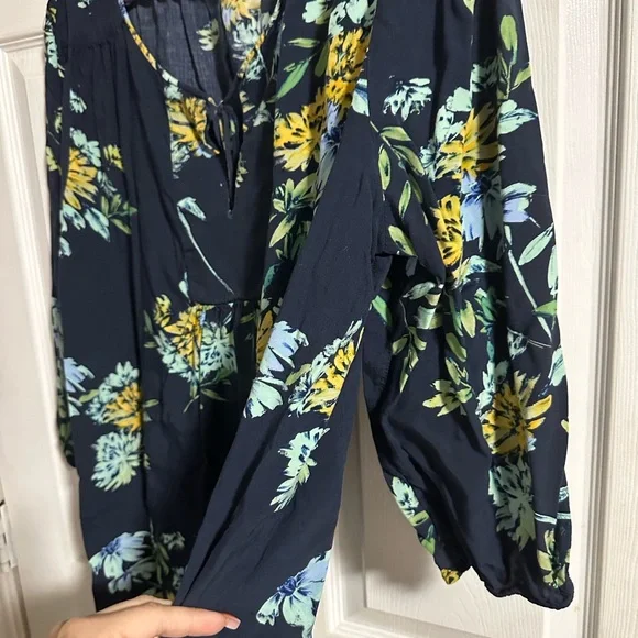 Navy Floral Blouse - Picture 4 of 4